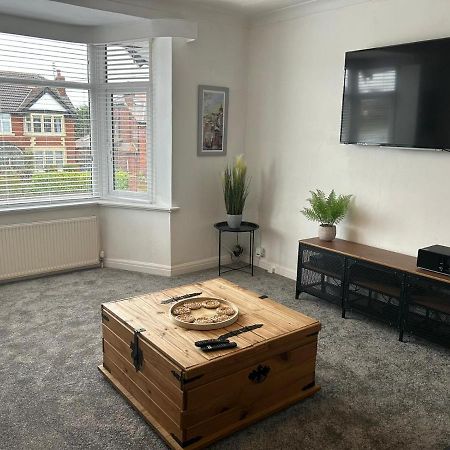 Light And Spacious Highcross Apartment Poulton-le-Fylde Luaran gambar