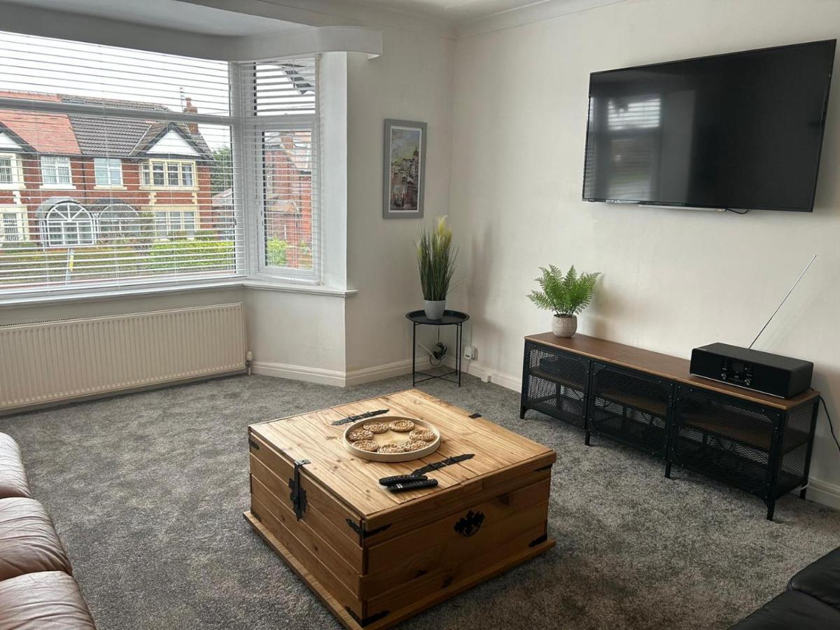 Light And Spacious Highcross Apartment Poulton-le-Fylde Luaran gambar
