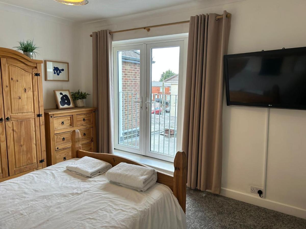 Light And Spacious Highcross Apartment Poulton-le-Fylde Luaran gambar
