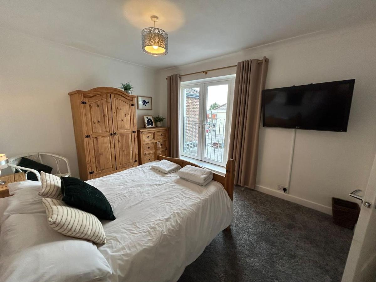 Light And Spacious Highcross Apartment Poulton-le-Fylde Luaran gambar