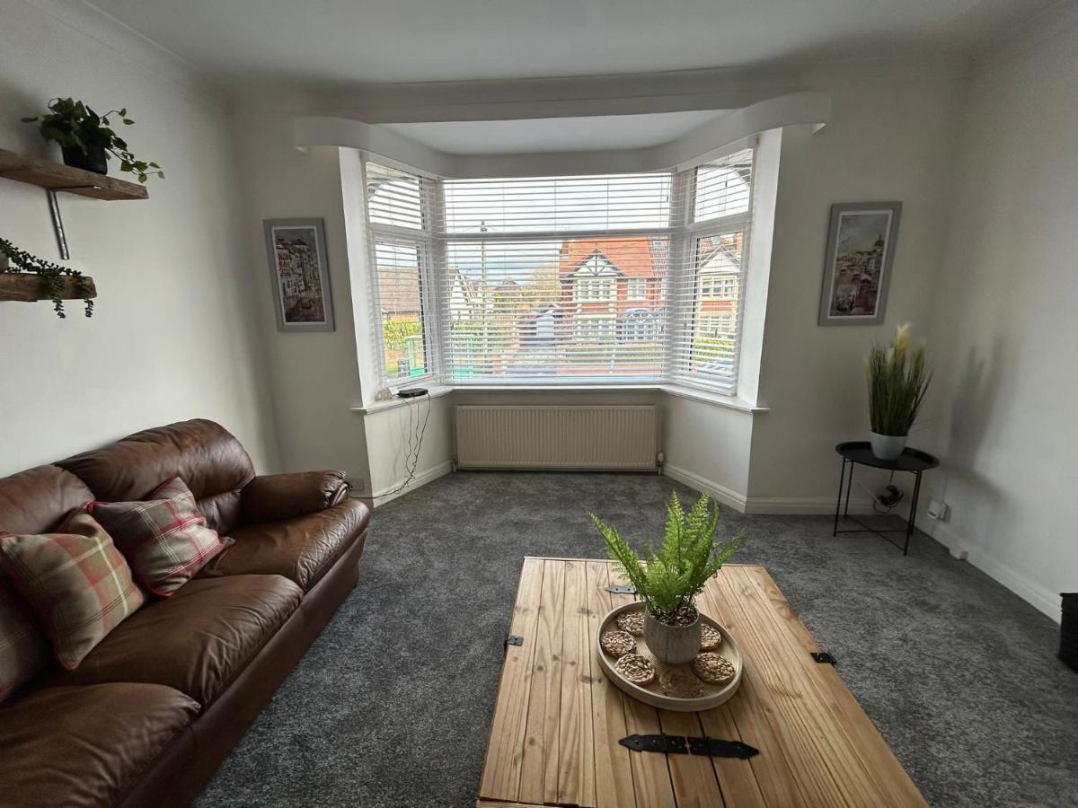 Light And Spacious Highcross Apartment Poulton-le-Fylde Luaran gambar